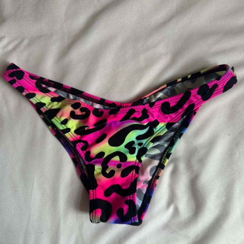 Rainbow Leopard Print Bikini Bottom Cleo the hurricane - Picture 2 of 2